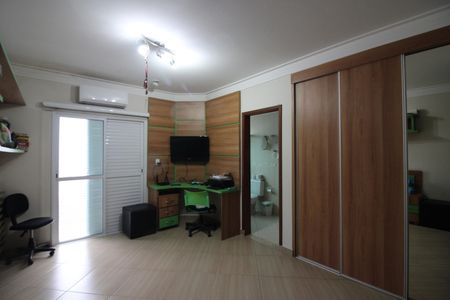 Casa à venda com 298m², 4 quartos e 5 vagasSuíte 02