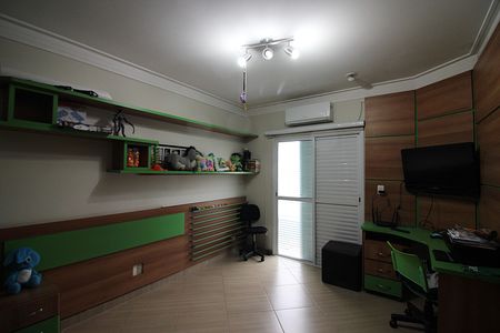 Casa à venda com 298m², 4 quartos e 5 vagasSuíte 02