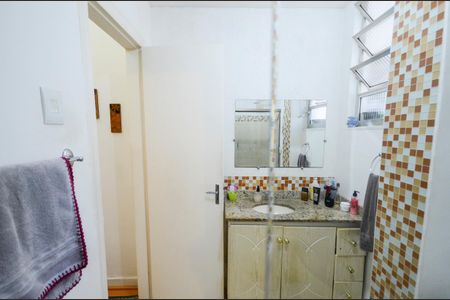 Apartamento à venda com 55m², 2 quartos e sem vaga Apartamento à venda com 55m², 2 quartos e sem vagaBanheiro
