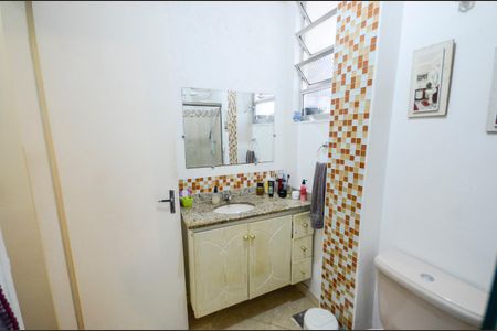 Apartamento à venda com 55m², 2 quartos e sem vaga Apartamento à venda com 55m², 2 quartos e sem vagaBanheiro
