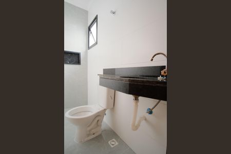 Casa à venda com 119m², 3 quartos e 2 vagasBanheiro da Suíte 1