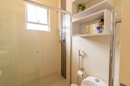 Apartamento à venda com 70m², 2 quartos e 1 vaga Apartamento à venda com 70m², 2 quartos e 1 vagaBanheiro
