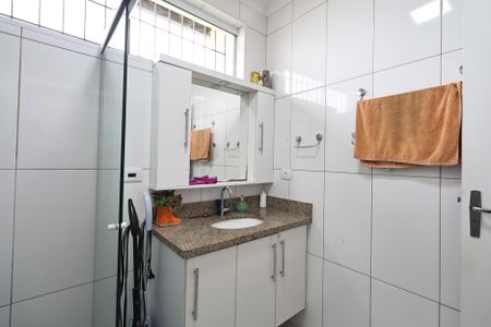 Casa à venda com 160m², 3 quartos e 2 vagasBanheiro