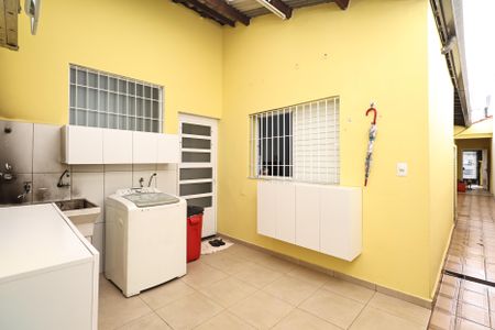 Casa à venda com 160m², 3 quartos e 2 vagasLavanderia