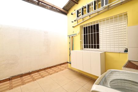 Casa à venda com 160m², 3 quartos e 2 vagasLavanderia