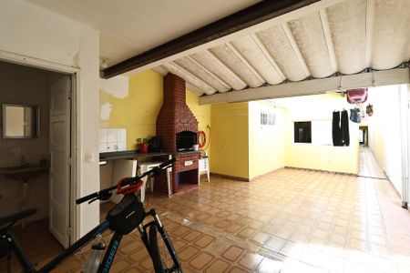 Casa à venda com 160m², 3 quartos e 2 vagasquintal com churrasqueira