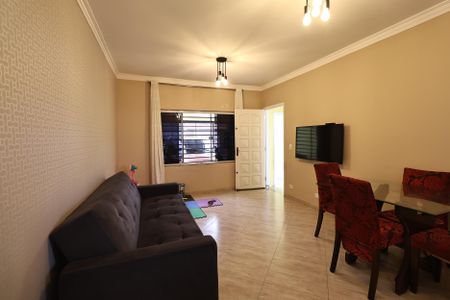 Casa à venda com 160m², 3 quartos e 2 vagasSala