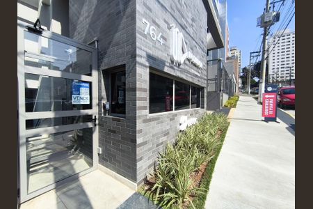 Studio à venda com 30m², 1 quarto e sem vaga Studio à venda com 30m², 1 quarto e sem vagaFachada + Plaquinha