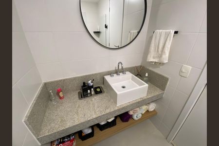 Apartamento à venda com 65m², 2 quartos e 1 vaga Apartamento à venda com 65m², 2 quartos e 1 vagaBanheiro Social