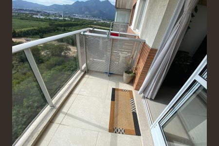 Apartamento à venda com 65m², 2 quartos e 1 vaga Apartamento à venda com 65m², 2 quartos e 1 vagaVaranda
