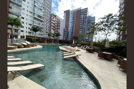 Apartamento à venda com 65m², 2 quartos e 1 vaga Apartamento à venda com 65m², 2 quartos e 1 vagaÁrea comum - Piscina