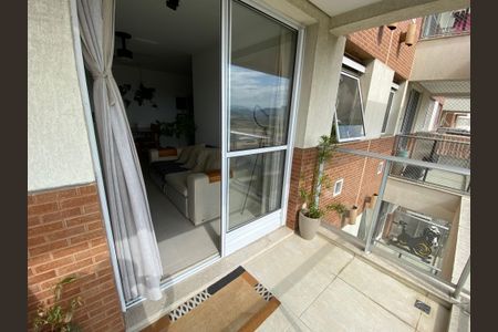 Apartamento à venda com 65m², 2 quartos e 1 vaga Apartamento à venda com 65m², 2 quartos e 1 vagaVaranda