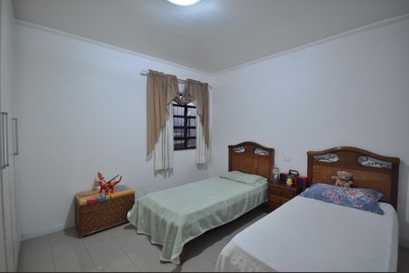 Casa à venda com 240m², 3 quartos e 2 vagasQuarto 2