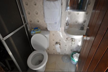 Casa à venda com 240m², 3 quartos e 2 vagasBanheiro Social 2