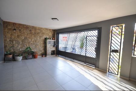 Casa à venda com 240m², 3 quartos e 2 vagasGaragem
