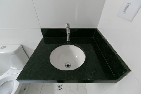 Apartamento à venda com 36m², 2 quartos e sem vagaDetalhe - Banheiro