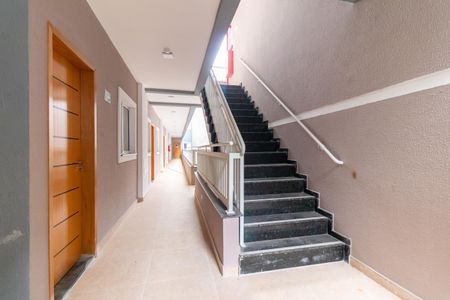 Apartamento à venda com 47m², 2 quartos e sem vaga Apartamento à venda com 47m², 2 quartos e sem vagaEscadas