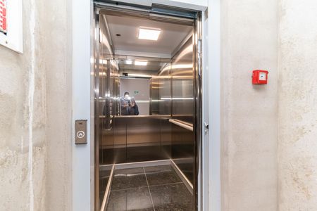 Apartamento à venda com 44m², 2 quartos e sem vaga Apartamento à venda com 44m², 2 quartos e sem vagaElevador