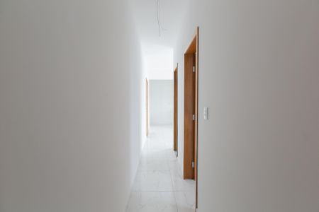 Apartamento à venda com 43m², 2 quartos e sem vaga Apartamento à venda com 43m², 2 quartos e sem vagaCorredor