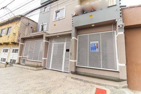 Apartamento à venda com 42m², 2 quartos e sem vaga Apartamento à venda com 42m², 2 quartos e sem vagaFachada + Placa