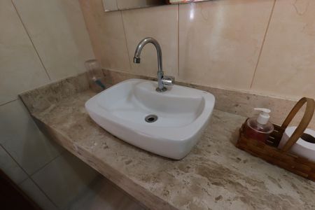 Casa à venda com 187m², 3 quartos e 4 vagasBanheiro Social - Pia