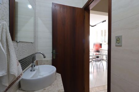 Casa à venda com 187m², 3 quartos e 4 vagasLavabo