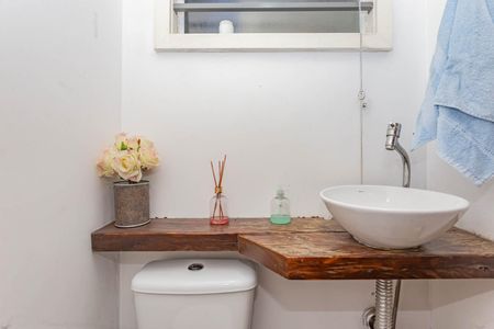 Casa à venda com 200m², 3 quartos e sem vagaLavabo