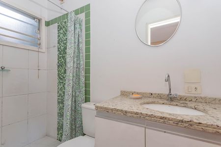 Casa à venda com 200m², 3 quartos e sem vagaBanheiro da Suíte