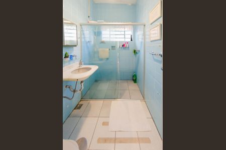 Casa à venda com 200m², 4 quartos e 3 vagas Casa à venda com 200m², 4 quartos e 3 vagasBanheiro 2