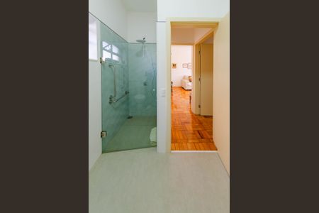 Casa à venda com 200m², 4 quartos e 3 vagas Casa à venda com 200m², 4 quartos e 3 vagasBanheiro 1