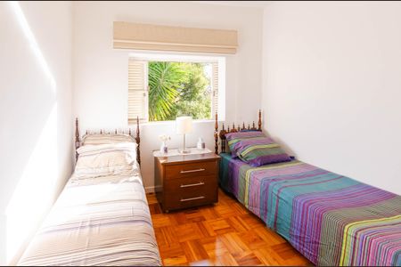 Casa à venda com 200m², 4 quartos e 3 vagas Casa à venda com 200m², 4 quartos e 3 vagasQuarto 3