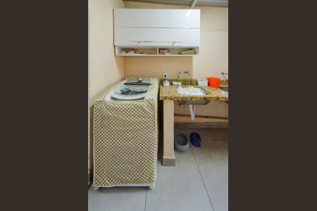 Casa à venda com 200m², 4 quartos e 3 vagas Casa à venda com 200m², 4 quartos e 3 vagasÁrea de serviço