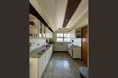 Apartamento à venda com 476m², 4 quartos e 4 vagas Apartamento à venda com 476m², 4 quartos e 4 vagasCozinha