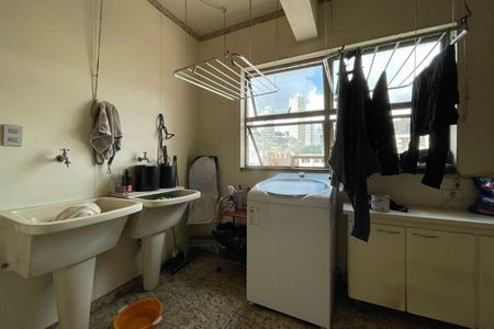 Apartamento à venda com 476m², 4 quartos e 4 vagas Apartamento à venda com 476m², 4 quartos e 4 vagasÁrea de Serviço