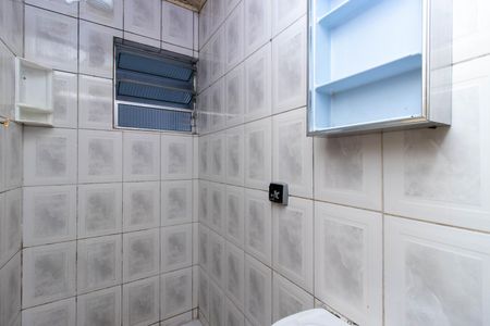 Casa à venda com 180m², 2 quartos e 2 vagas Casa à venda com 180m², 2 quartos e 2 vagasBanheiro