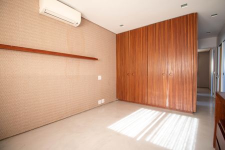 Apartamento à venda com 164m², 1 quarto e 3 vagas Apartamento à venda com 164m², 1 quarto e 3 vagasQuarto 3