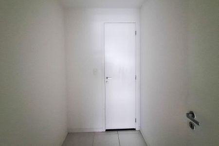 Apartamento à venda com 102m², 3 quartos e 2 vagas Apartamento à venda com 102m², 3 quartos e 2 vagasQuarto de Serviço