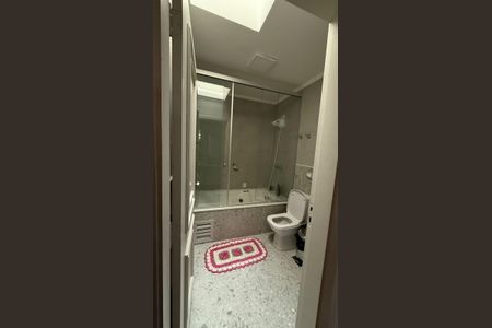 Casa de condomínio à venda com 360m², 3 quartos e 3 vagas