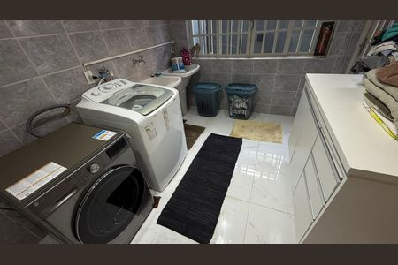 Casa de condomínio à venda com 360m², 3 quartos e 3 vagas