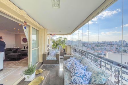 Apartamento à venda com 208m², 4 quartos e 4 vagas Apartamento à venda com 208m², 4 quartos e 4 vagasVaranda da Sala