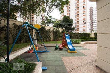 Apartamento à venda com 208m², 4 quartos e 4 vagas Apartamento à venda com 208m², 4 quartos e 4 vagasÁrea Comum - Playground