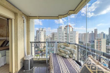 Apartamento à venda com 208m², 4 quartos e 4 vagas Apartamento à venda com 208m², 4 quartos e 4 vagasSuíte 1