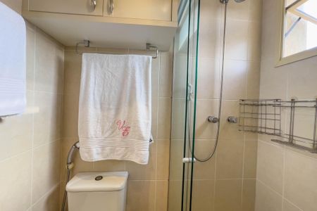 Apartamento à venda com 208m², 4 quartos e 4 vagas Apartamento à venda com 208m², 4 quartos e 4 vagasBanheiro da Suíte 2