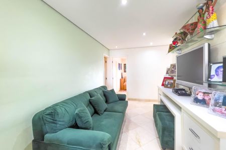 Apartamento à venda com 208m², 4 quartos e 4 vagas Apartamento à venda com 208m², 4 quartos e 4 vagasSala de TV