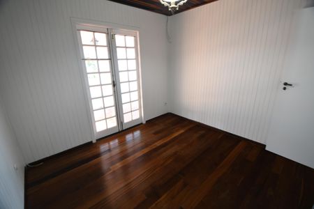 Casa de condomínio à venda com 300m², 3 quartos e 4 vagasQuarto 1