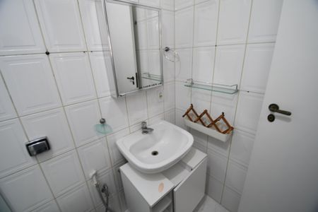 Casa de condomínio à venda com 300m², 3 quartos e 4 vagasBanheiro da Suíte