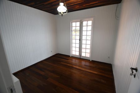 Casa de condomínio à venda com 300m², 3 quartos e 4 vagasQuarto 1