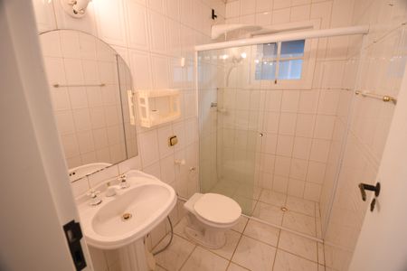 Casa de condomínio à venda com 300m², 3 quartos e 4 vagasBanheiro