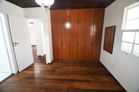 Casa de condomínio à venda com 300m², 3 quartos e 4 vagasQuarto 3 - Suíte