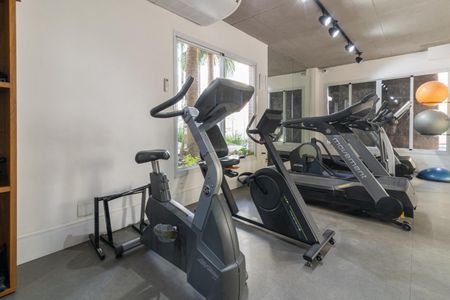Apartamento à venda com 168m², 2 quartos e 3 vagas Apartamento à venda com 168m², 2 quartos e 3 vagasÁrea comum - Academia